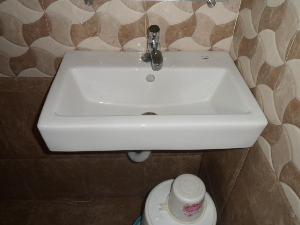 أحمد أباد Hotel Rajdeep Inn المظهر الخارجي الصورة