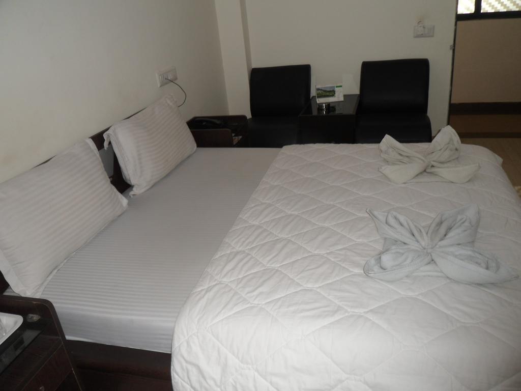 أحمد أباد Hotel Rajdeep Inn المظهر الخارجي الصورة