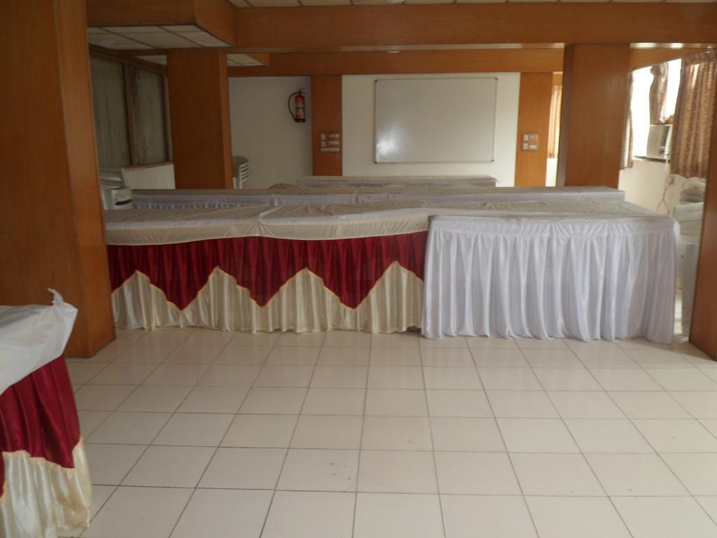 أحمد أباد Hotel Rajdeep Inn المظهر الخارجي الصورة