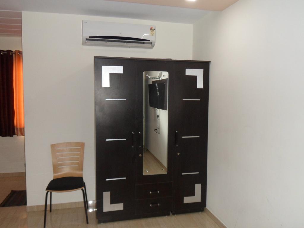 أحمد أباد Hotel Rajdeep Inn المظهر الخارجي الصورة